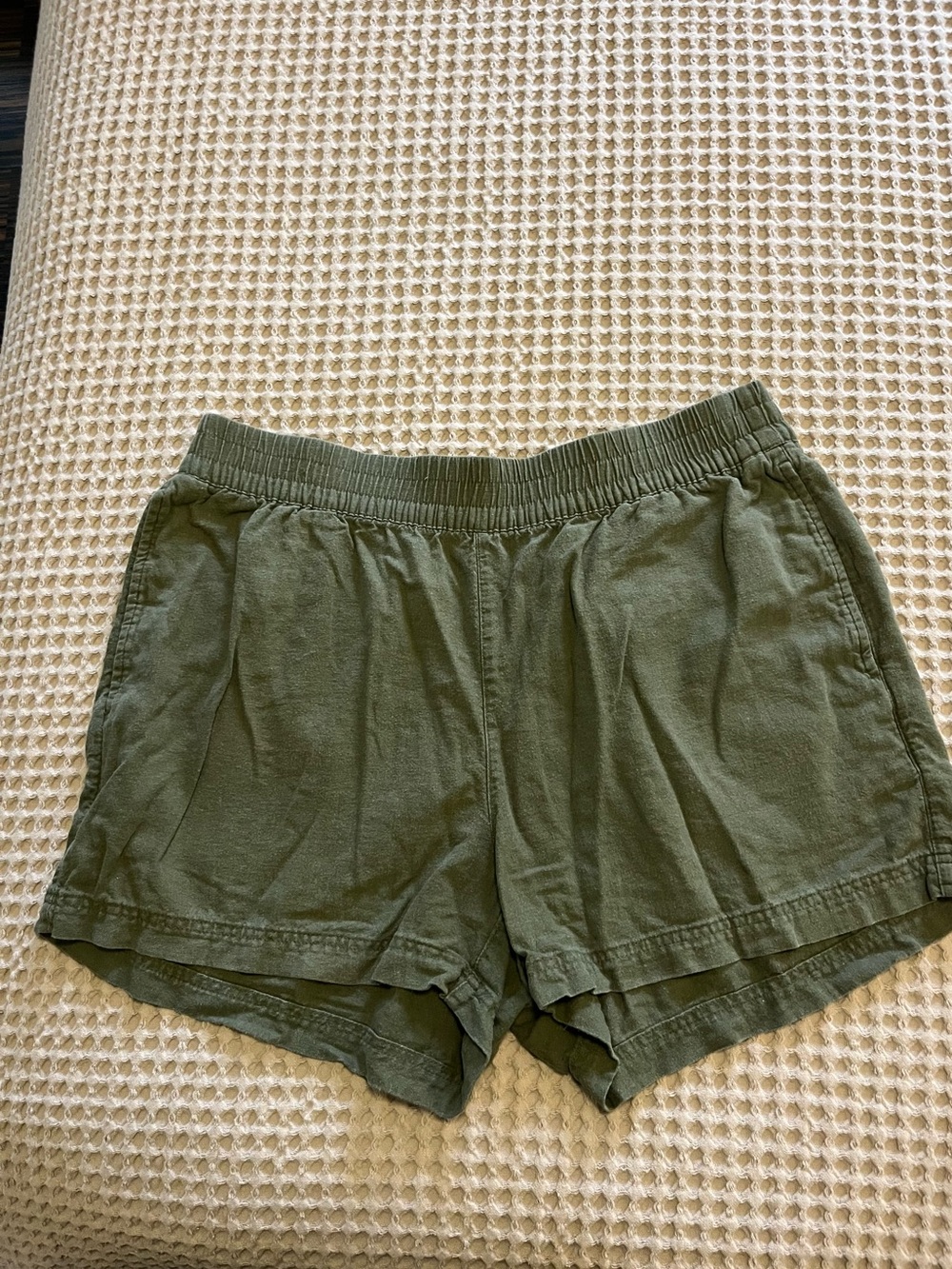5 for $30 Old Navy Olive Green Elastic-Waist Casual Shorts